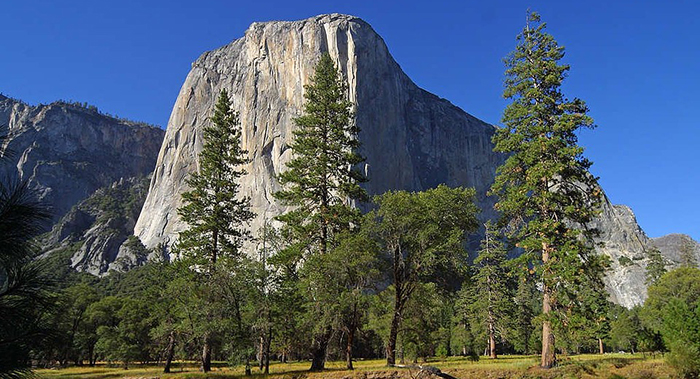 El Capitan ist ein markanter Felsvorsprung im Yosemite-Nationalpark im US-Bundesstaat Kalifornien, und Namensgeber des Betriebssystems OS X 10.11.6